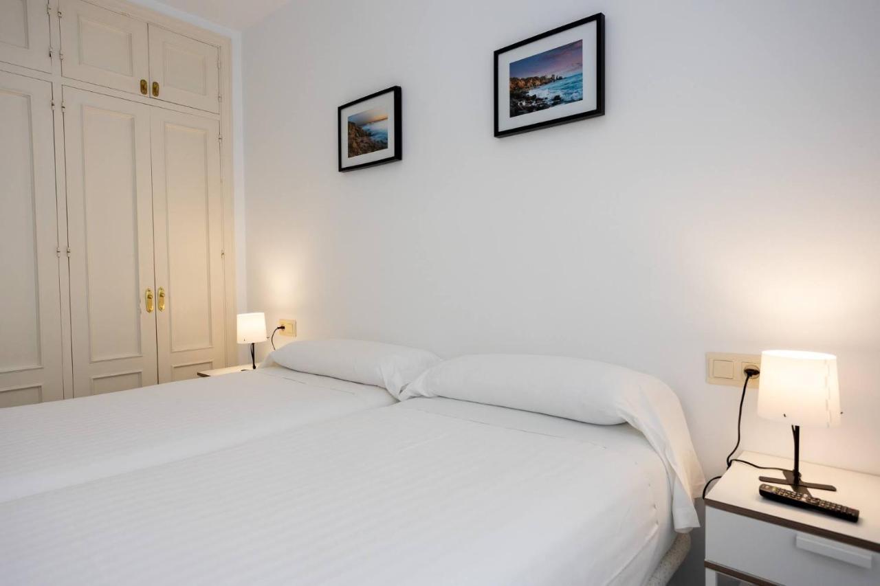 Apartamentos Los Cantaros Эль-Пуэрто-де-Санта-Мария Экстерьер фото