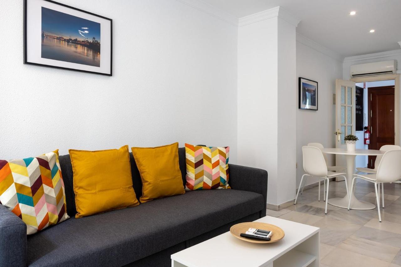 Apartamentos Los Cantaros Эль-Пуэрто-де-Санта-Мария Экстерьер фото