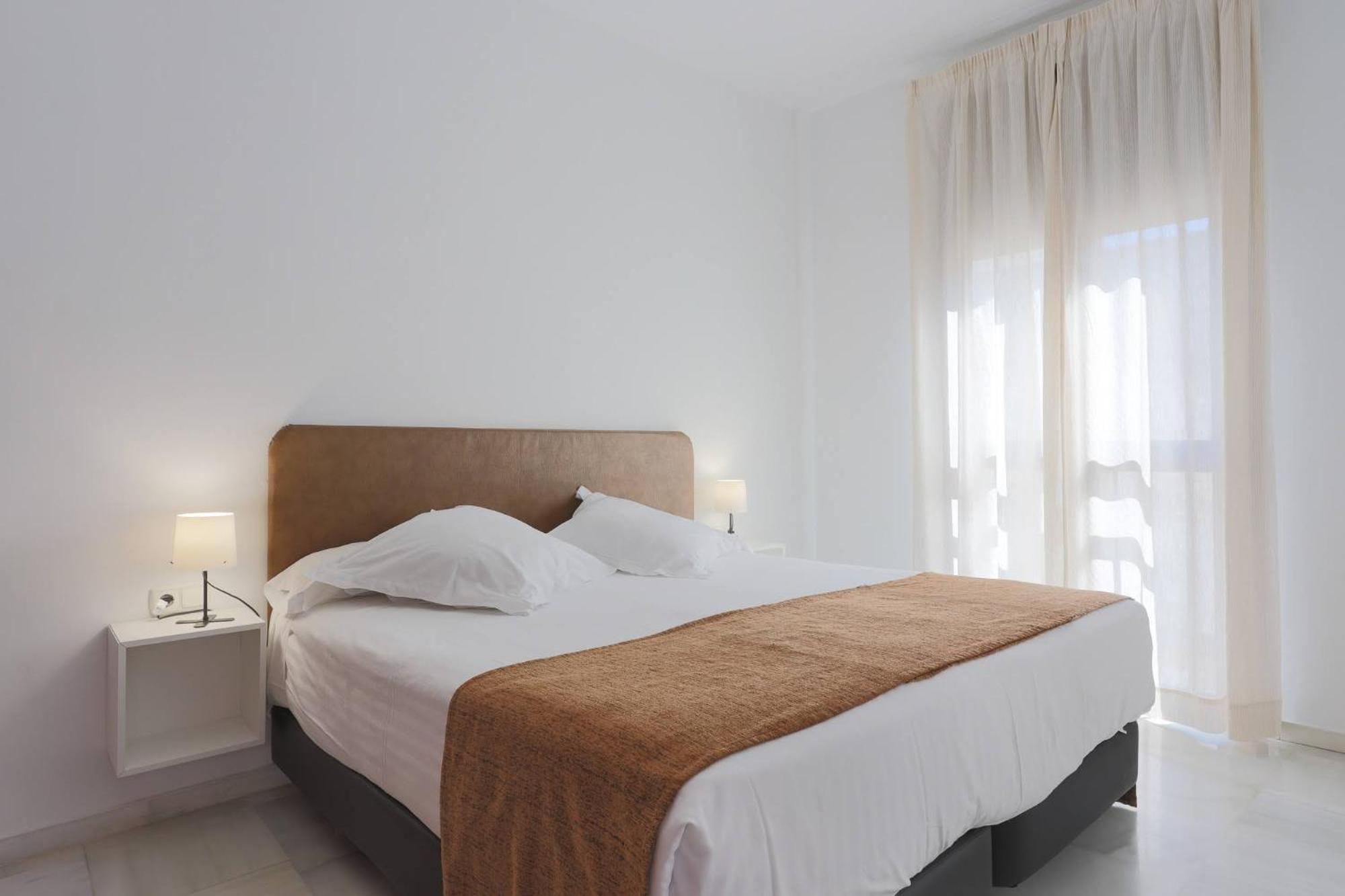 Apartamentos Los Cantaros Эль-Пуэрто-де-Санта-Мария Экстерьер фото