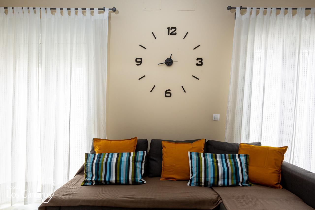 Apartamentos Los Cantaros Эль-Пуэрто-де-Санта-Мария Экстерьер фото